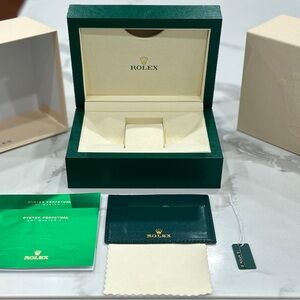 Rolex Green and Cream Presentation Set
